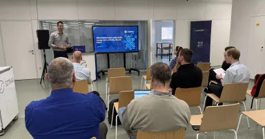 Répás József előadása a HunCERTalks meetupon.