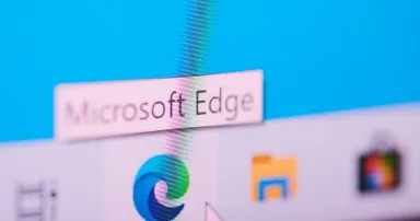 Start Microsoft Edge app on windows os in screen macro close up view