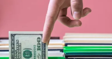 money_AdobeStock_285105863
